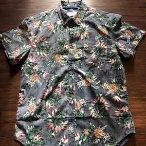 Men’s Short Sleeve Button Down - Medium